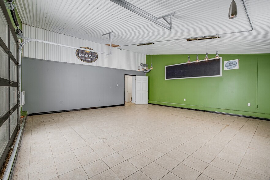 More Photos Of 19 Terry Fox Dr, Vankleek Hill Manufacturing For Sale