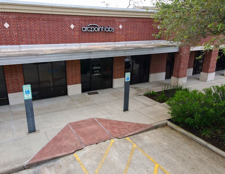More Photos Of 2520 Research Forest Dr, The Woodlands General Retail For Lease