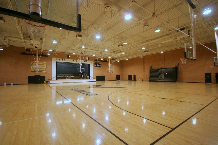 More Photos Of 3700 W Avenue L, Lancaster Schools For Lease