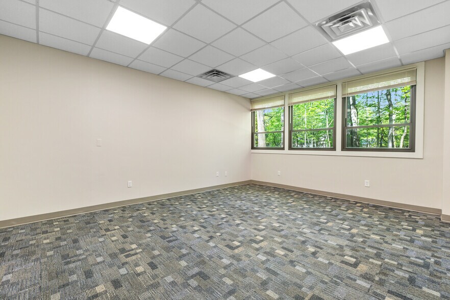 More Photos Of 760 Rt 10, Whippany Office For Lease