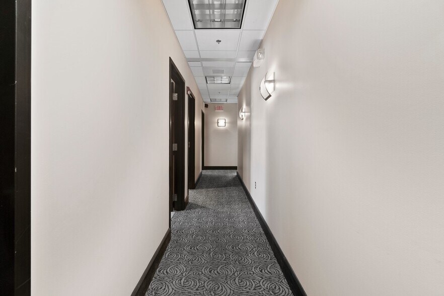 More Photos Of 191 W Plaza Dr, Mooresville Storefront Retail Office For Lease