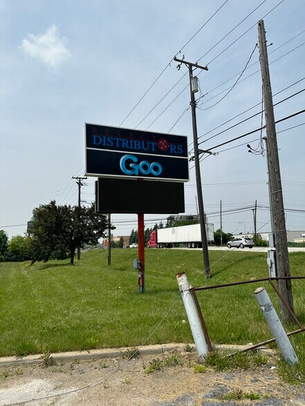 More Photos Of 19100 15 Mile Rd, Clinton Township Storefront For Sale