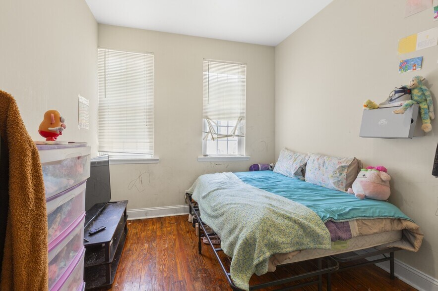 More Photos Of 4014 Market St, Philadelphia Storefront Retail Residential For Sale