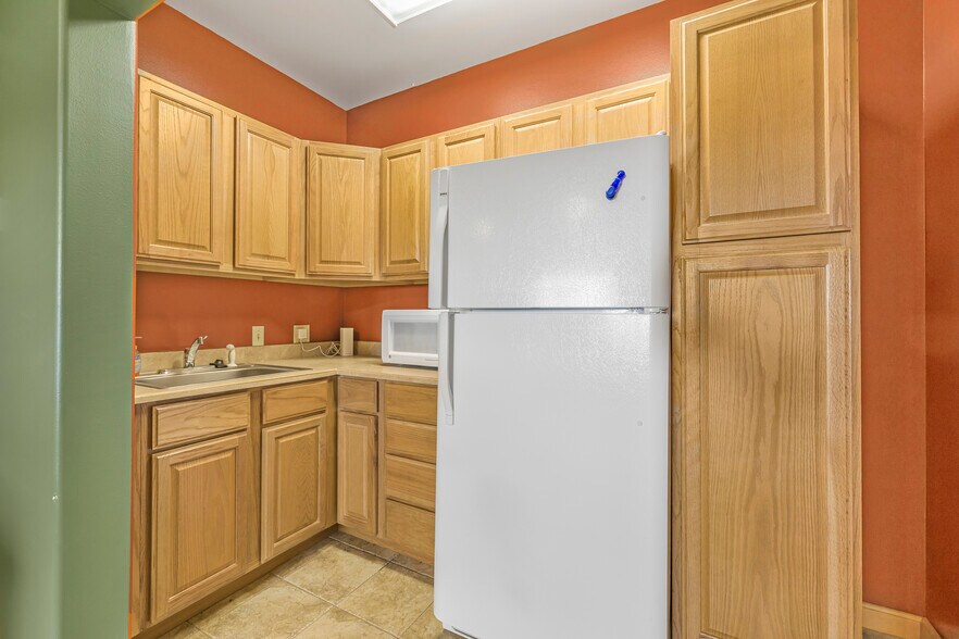 More Photos Of 1665 Whisper Ridge Rd, Ashton Hotel For Sale