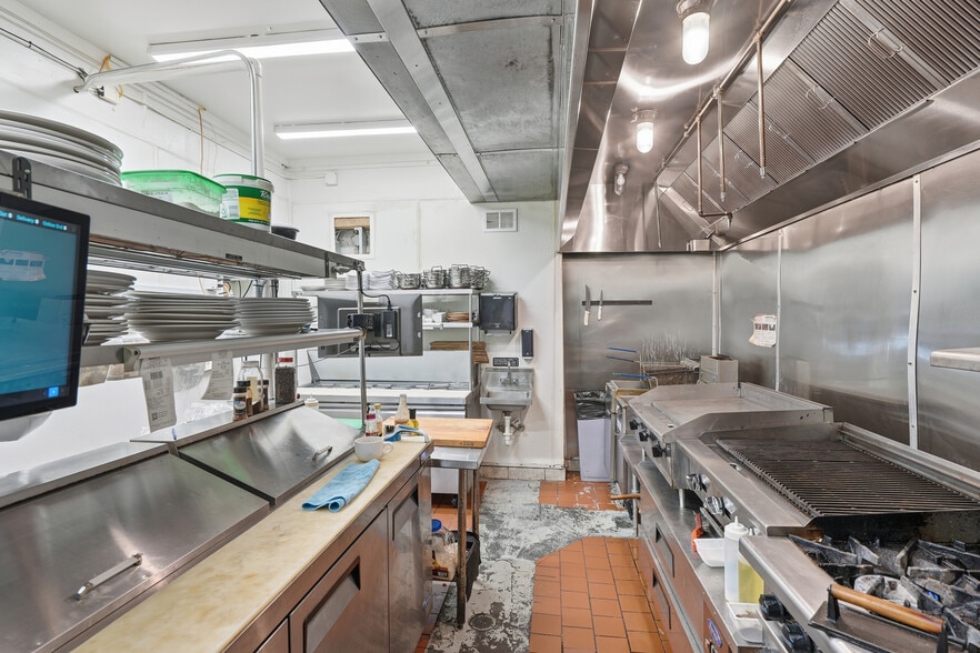 More Photos Of 1021-1029 Park St, Jacksonville Storefront For Lease