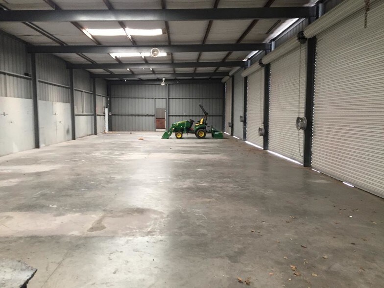 More Photos Of 13626 Ann Louise Rd, Houston Warehouse For Sale