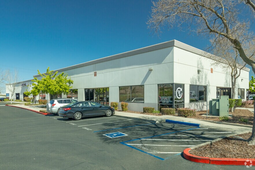 More Photos Of 10481 Grant Line Rd, Elk Grove Flex For Lease