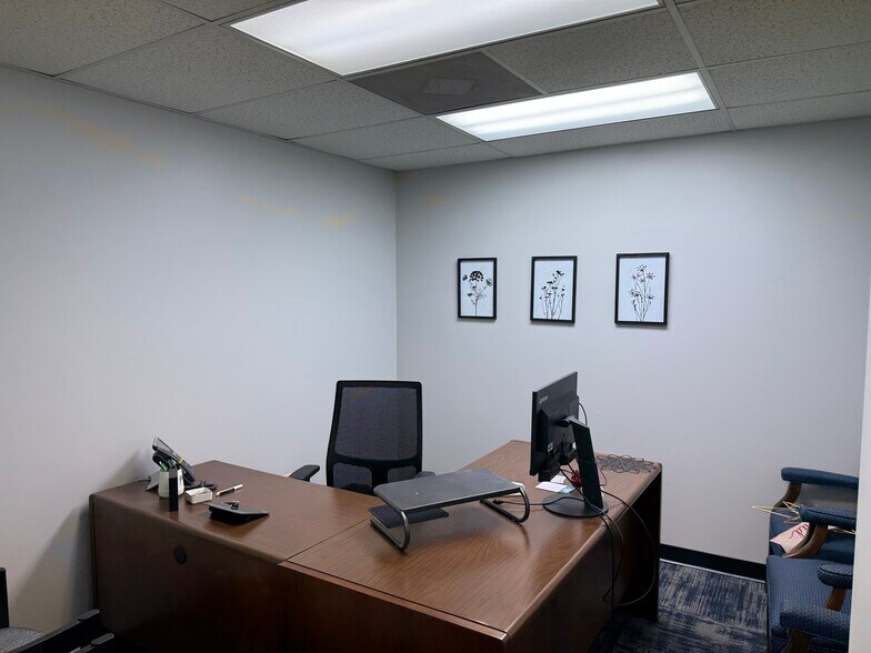 More Photos Of 109 W 8th Ave, Gastonia Office For Sale