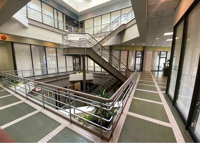 More Photos Of 466 Main St, New Rochelle Medical For Lease