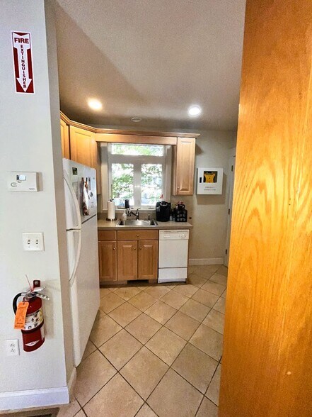 More Photos Of 214 N State St, Concord Office For Sale