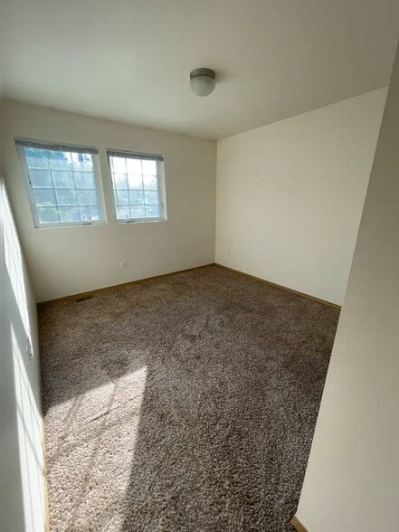 More Photos Of 321 Willow St, Bremerton Apartments For Sale