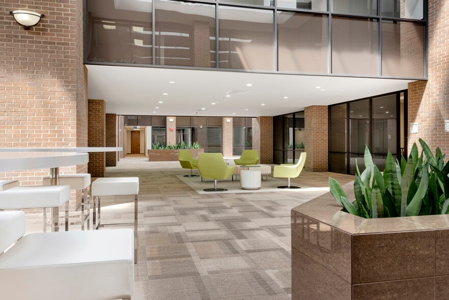 More Photos Of 5310 Harvest Hill Rd, Dallas Office For Lease