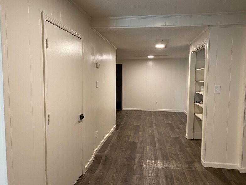 More Photos Of 103 Queen St, Georgetown Medical For Lease