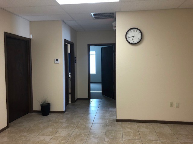 More Photos Of 3012 Mountain Pass Blvd, Anthony Office For Lease