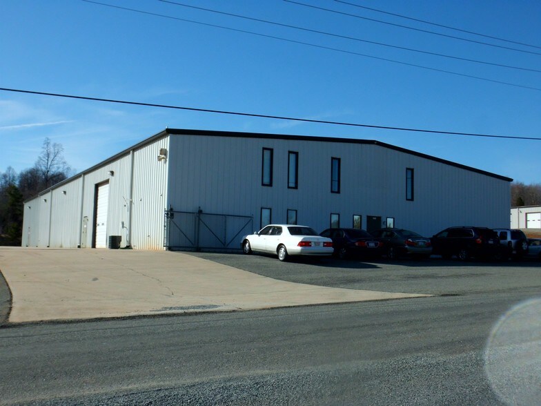 More Photos Of 360 Commercial Park Dr, Thomasville Warehouse For Sale