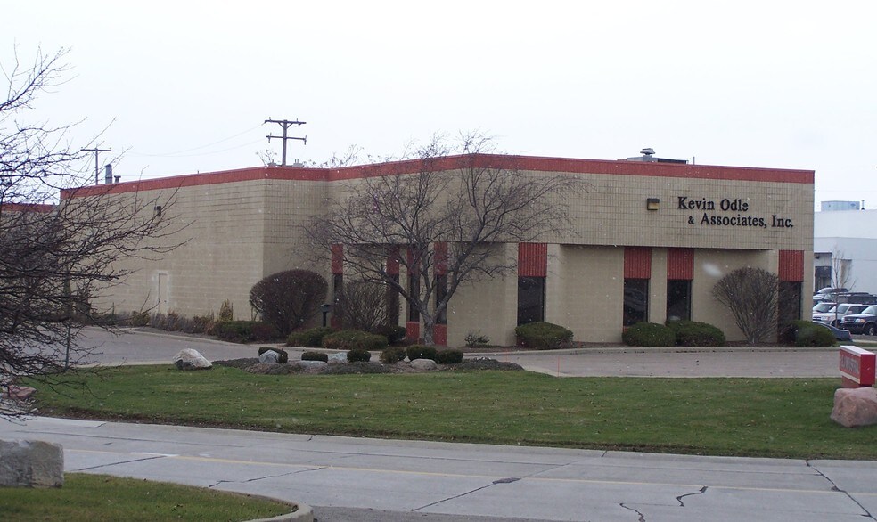More Photos Of 24025-24043 Research Dr, Farmington Hills Light Manufacturing For Lease