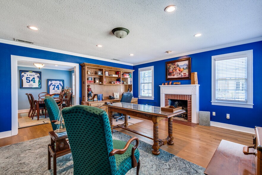 More Photos Of 209 S Main St, Lindale Loft Creative Space For Sale