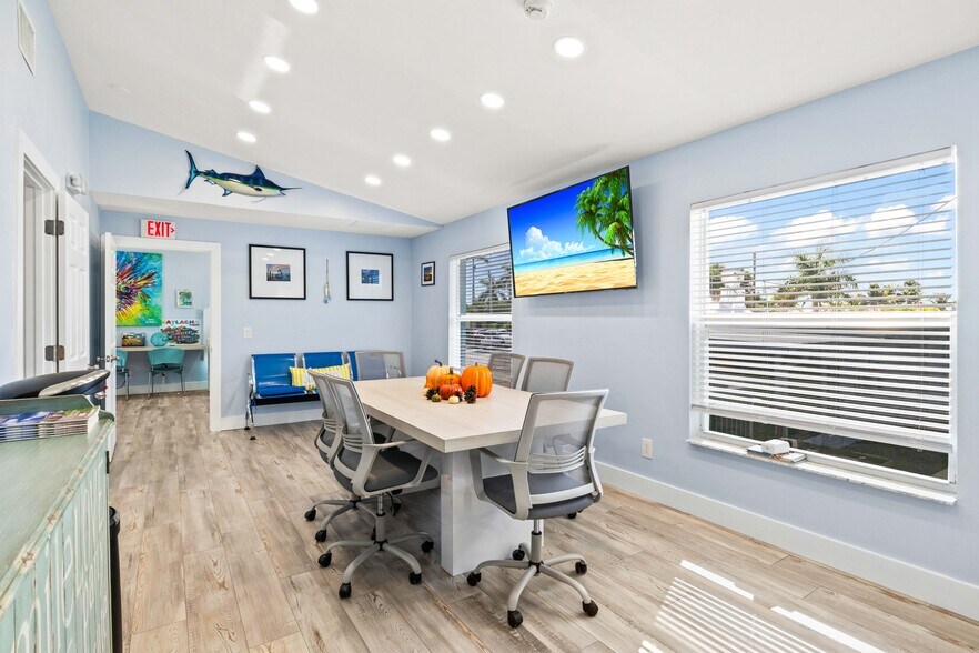 More Photos Of 4574 Pine Island Rd NW, Matlacha Office For Sale