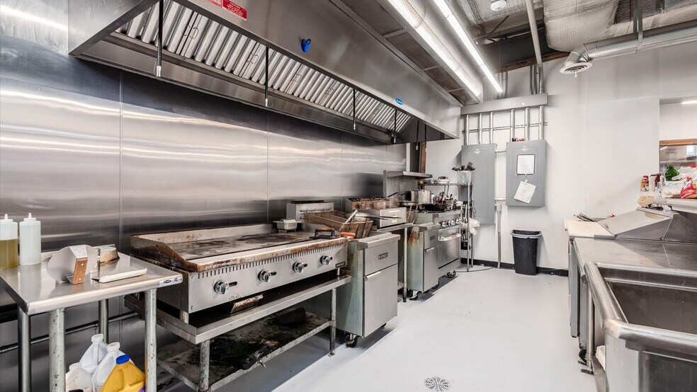 More Photos Of 34 Potters Ln, Roseville Restaurant For Sale