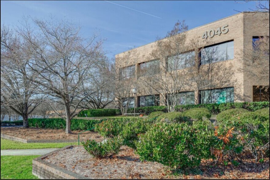 More Photos Of 4025 University Pky, Winston-Salem Unknown For Lease