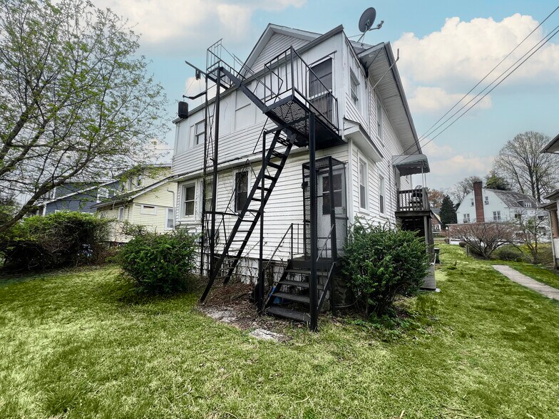 More Photos Of 3702 Chesholm Rd, Baltimore Multifamily For Sale