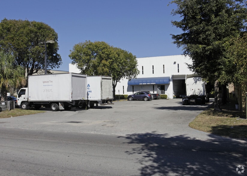 More Photos Of 2741 W 76th St, Hialeah Warehouse For Lease