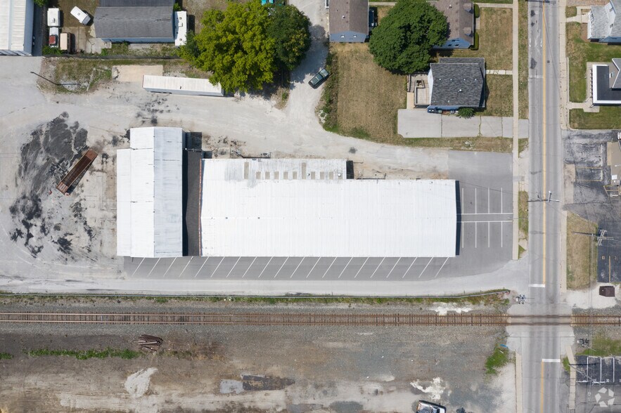 More Photos Of 428-432 Clough St, Bowling Green Warehouse For Lease