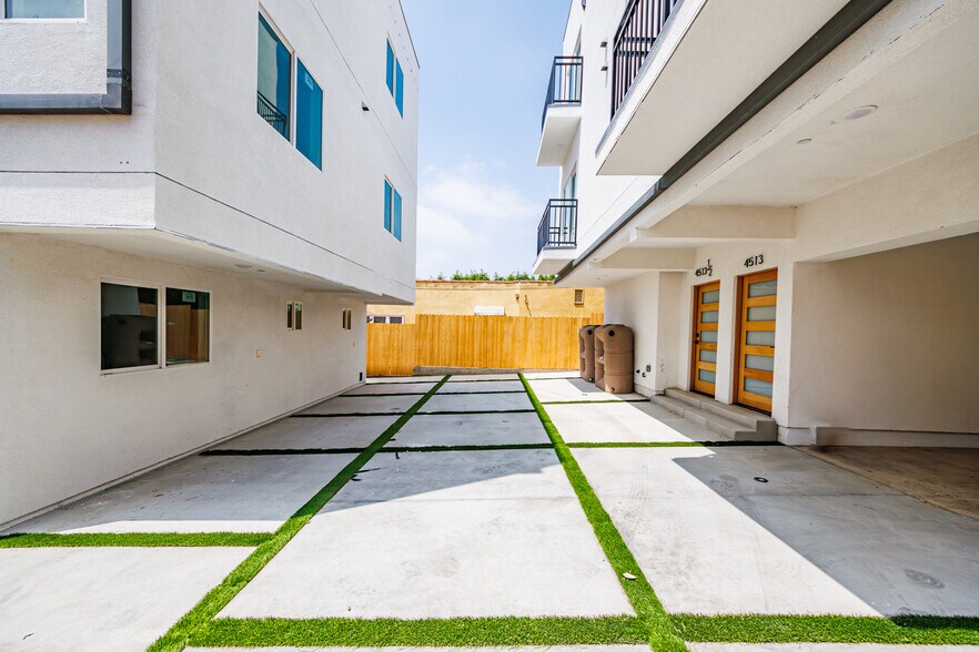 More Photos Of 4513 Rosewood Ave, Los Angeles Apartments For Sale