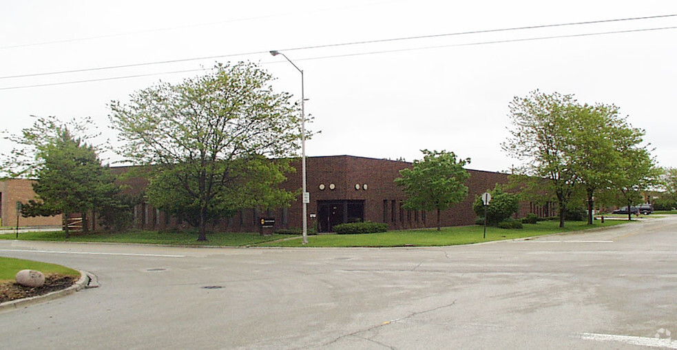 Primary Photo Of 725 N Central Ave, Wood Dale Manufacturing For Sale