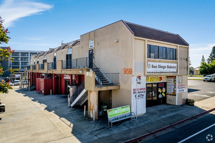 More Photos Of 6959 Linda Vista Rd, San Diego Storefront Retail Office For Lease