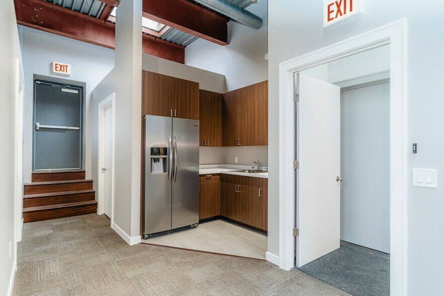 More Photos Of 1674 N Ada St, Chicago Warehouse For Sale