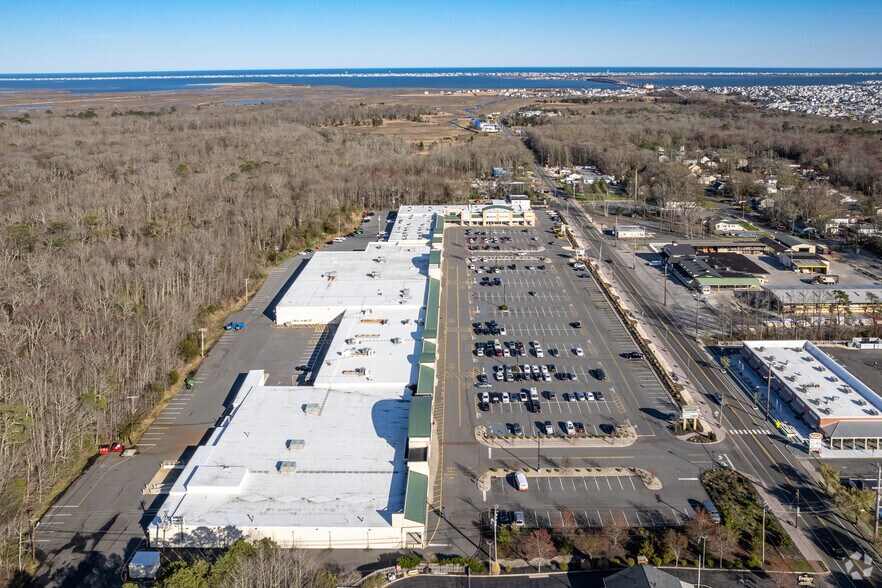 More Photos Of 712 E Bay Ave, Manahawkin Unknown For Lease