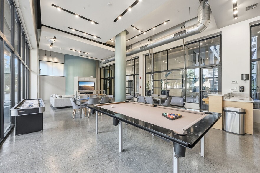 More Photos Of 133 The Promenade N, Long Beach Multifamily For Sale