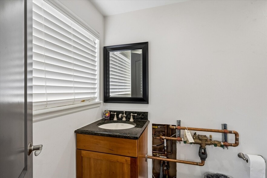More Photos Of 5699 S Greenwood Cir, Littleton Warehouse For Sale