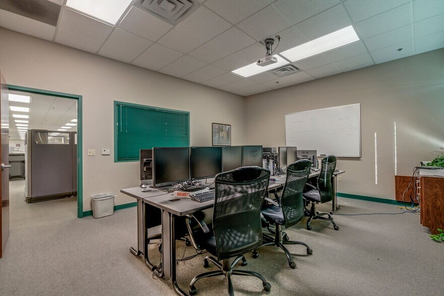 More Photos Of 3101 Technology Dr, Edmond Light Distribution For Lease