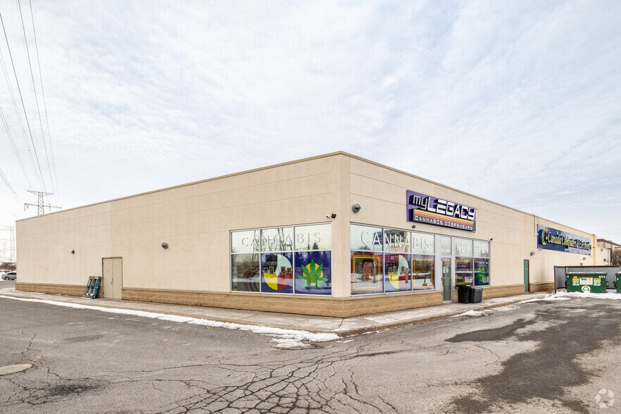 More Photos Of 1-5 Roydon Pl, Ottawa Freestanding For Lease