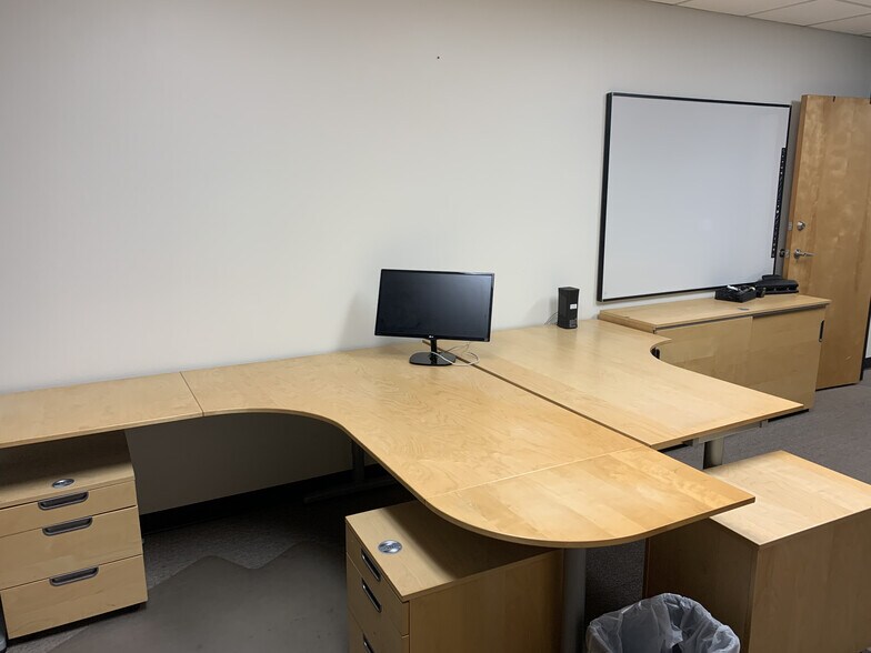 More Photos Of 2570 W 237th St, Torrance Manufacturing For Lease