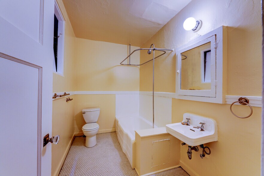 More Photos Of 1429 SW 14th Ave, Portland Apartments For Sale