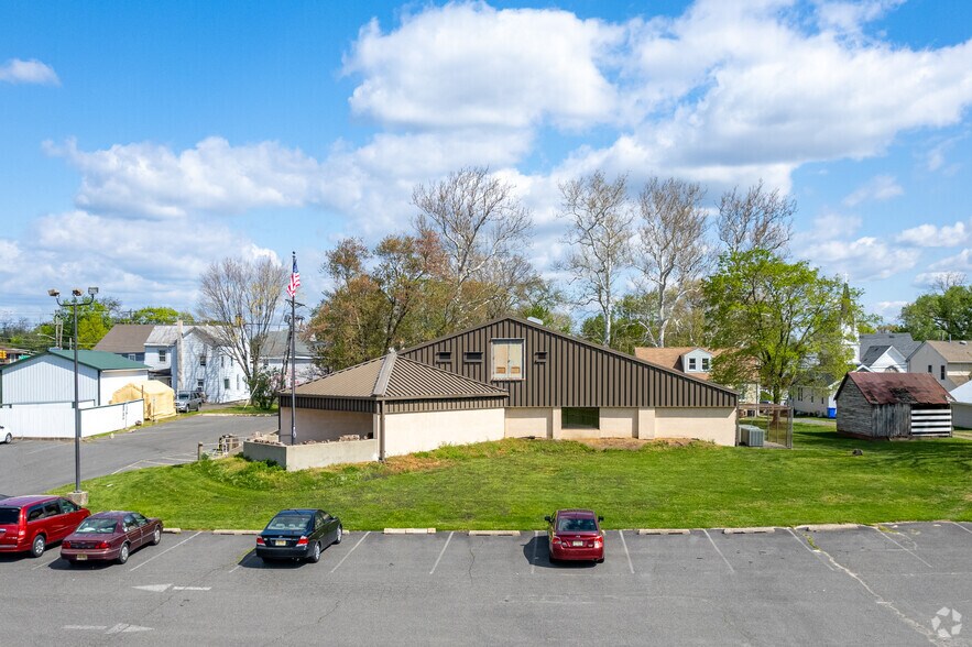 More Photos Of 24548 E Main St, Columbus Medical For Lease