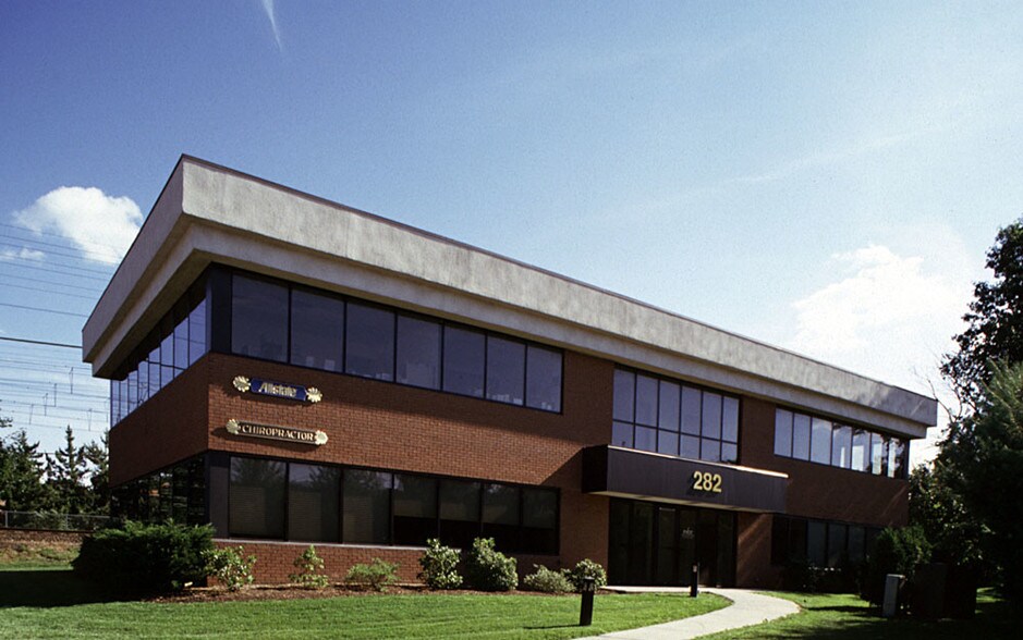 More Photos Of 282 Railroad Ave, Greenwich Medical For Lease