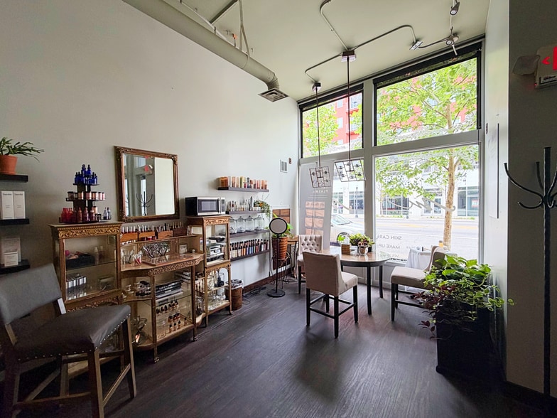 More Photos Of 980 N High St, Columbus Restaurant For Sale