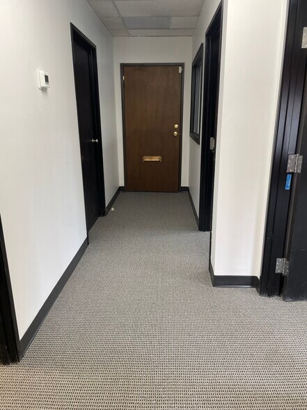 More Photos Of 1410 Vance St, Lakewood Office Residential For Lease