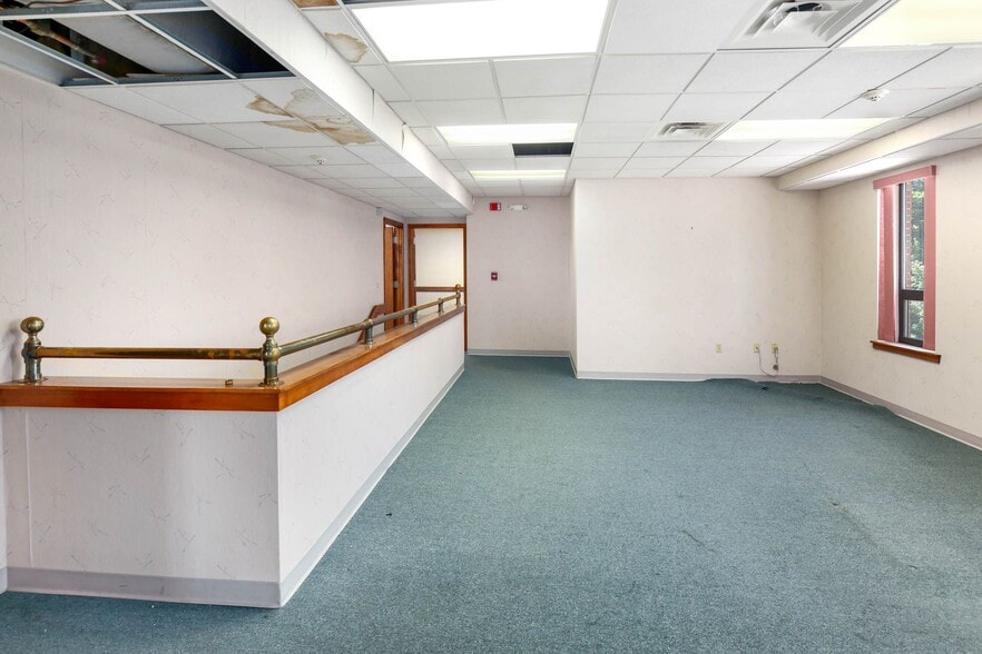 More Photos Of 1 N Main St, Webster Bank For Sale