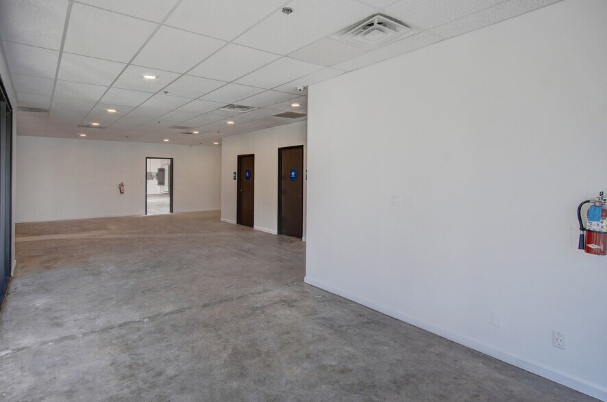 More Photos Of 11990 Hertz St, Moorpark Warehouse For Sale