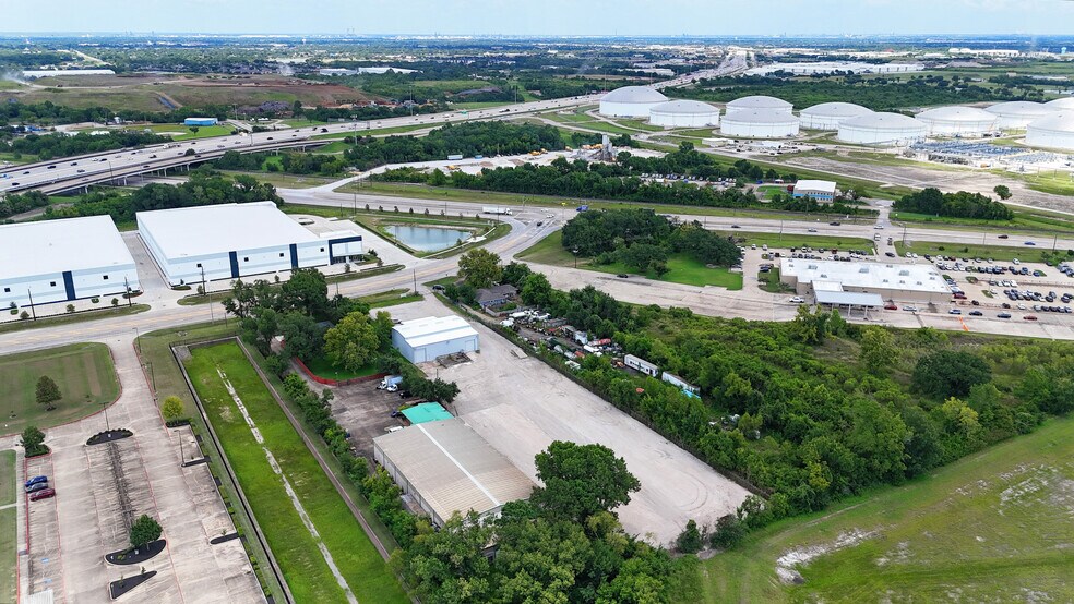 More Photos Of 13430 Conklin Ln, Houston Industrial For Lease