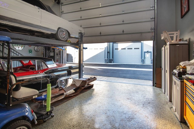 More Photos Of 2220 Ferry Rd, Naperville Showroom For Sale