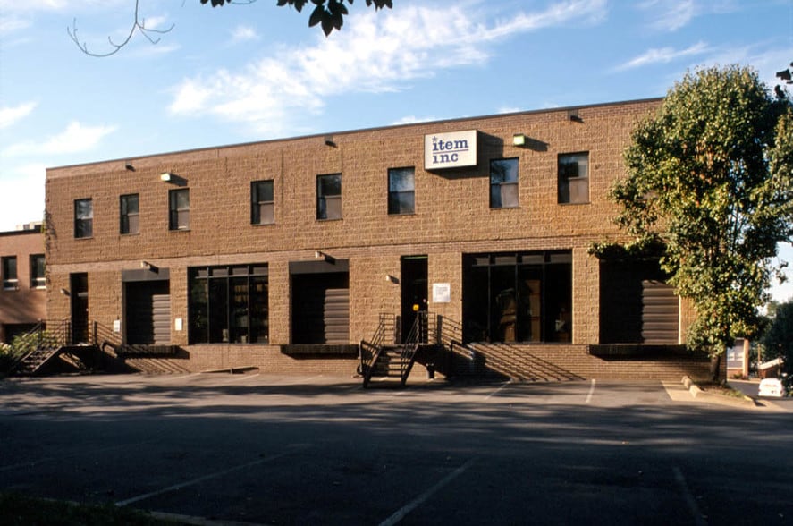 More Photos Of 5509 Vine St, Alexandria Flex For Lease
