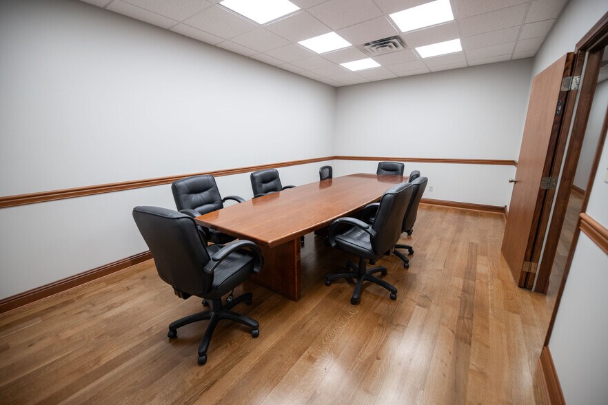 More Photos Of 730 4th Ave, Huntington Office For Lease