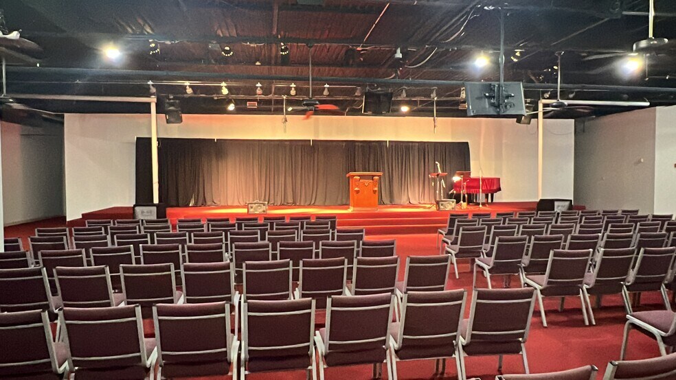 More Photos Of 903 W Parker Rd, Plano Schools For Sale