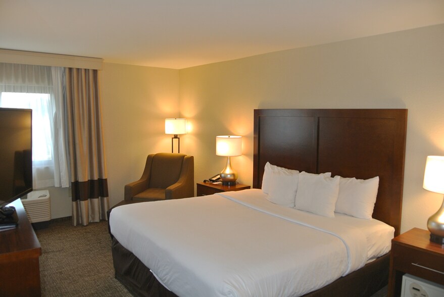 More Photos Of 6363 Oxon Hill Rd, Oxon Hill Hotel For Sale